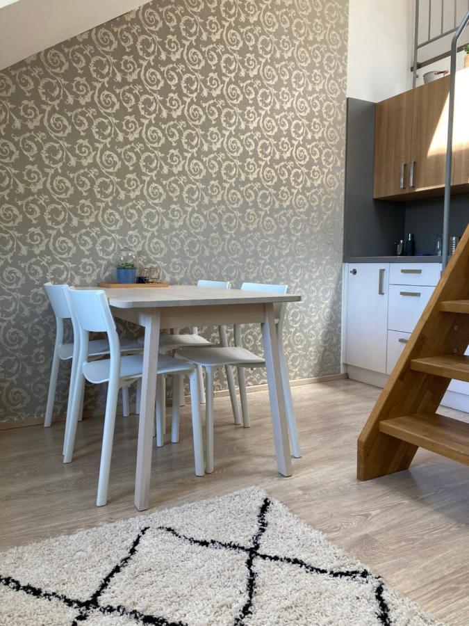 Apartman Emmi โลชนา นาดเด เดสเนา ภายนอก รูปภาพ